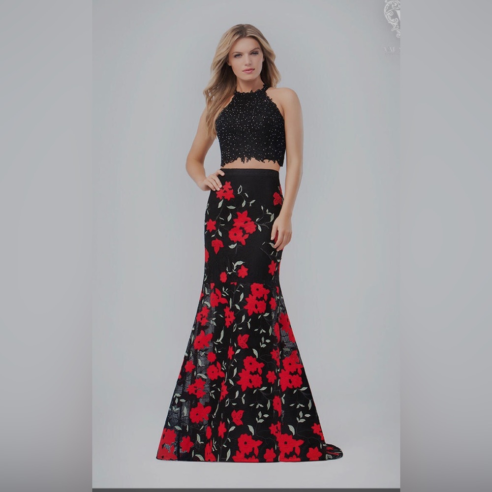 Prom dress size 2. Two piece set with crystals and floral accents throughout